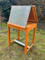 Brocante kleuterbureautje met krijtbord, Enlèvement, Utilisé, Table(s)