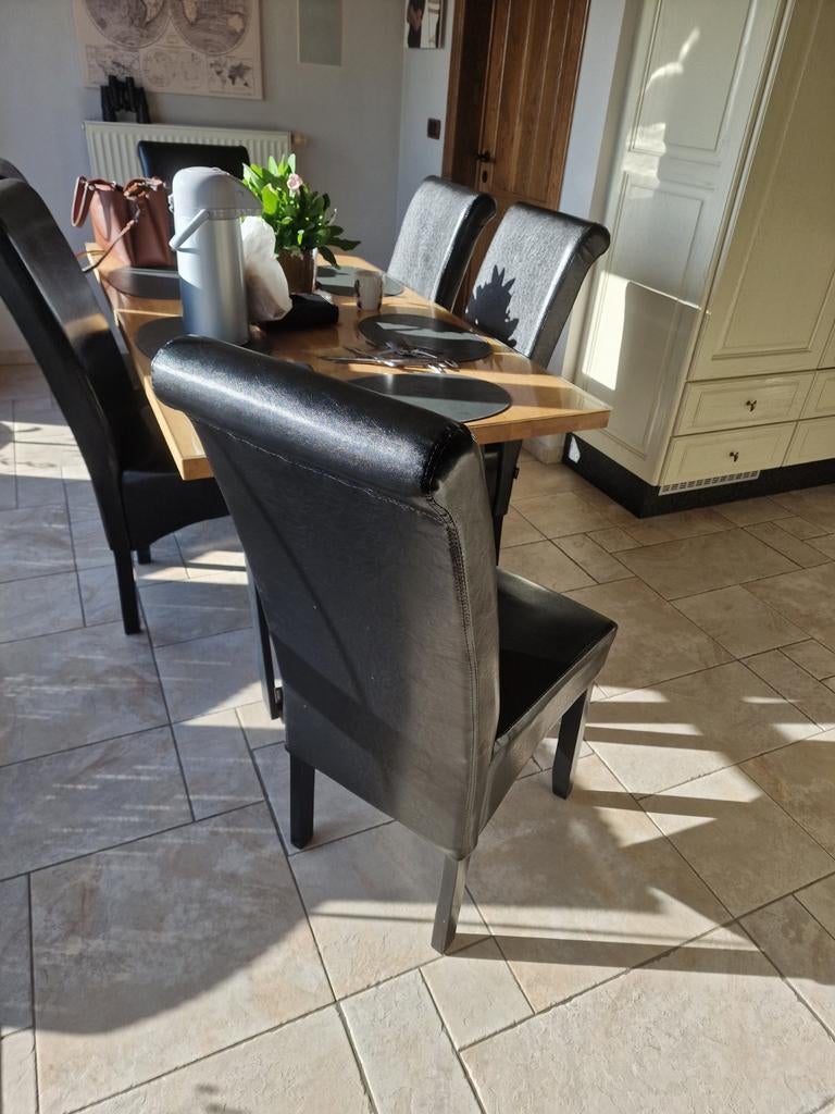 Nieuwe stoelen 3 weken oud, Ophalen