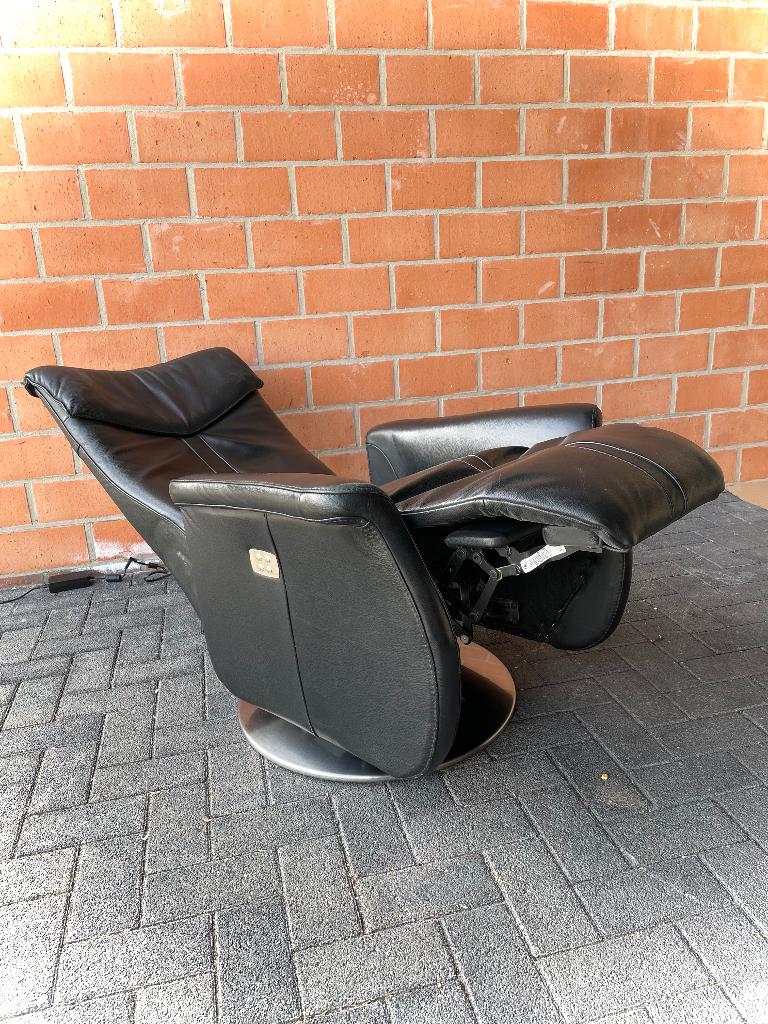 Elektrische relax zetel in leder - z.g.staat, Huis en Inrichting, Fauteuils, Ophalen, Zo goed als nieuw, Leer