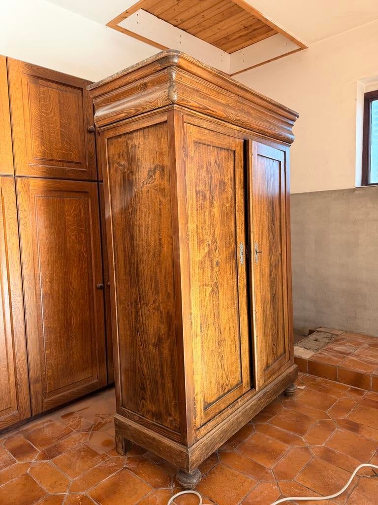 Klassieke vestaire kast, Ophalen