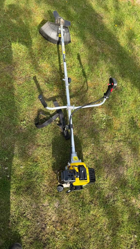 Benzine bosmaaier, Jardin & Terrasse, Débroussailleuses, Enlèvement, Comme neuf, 30 à 50 cm, Essence