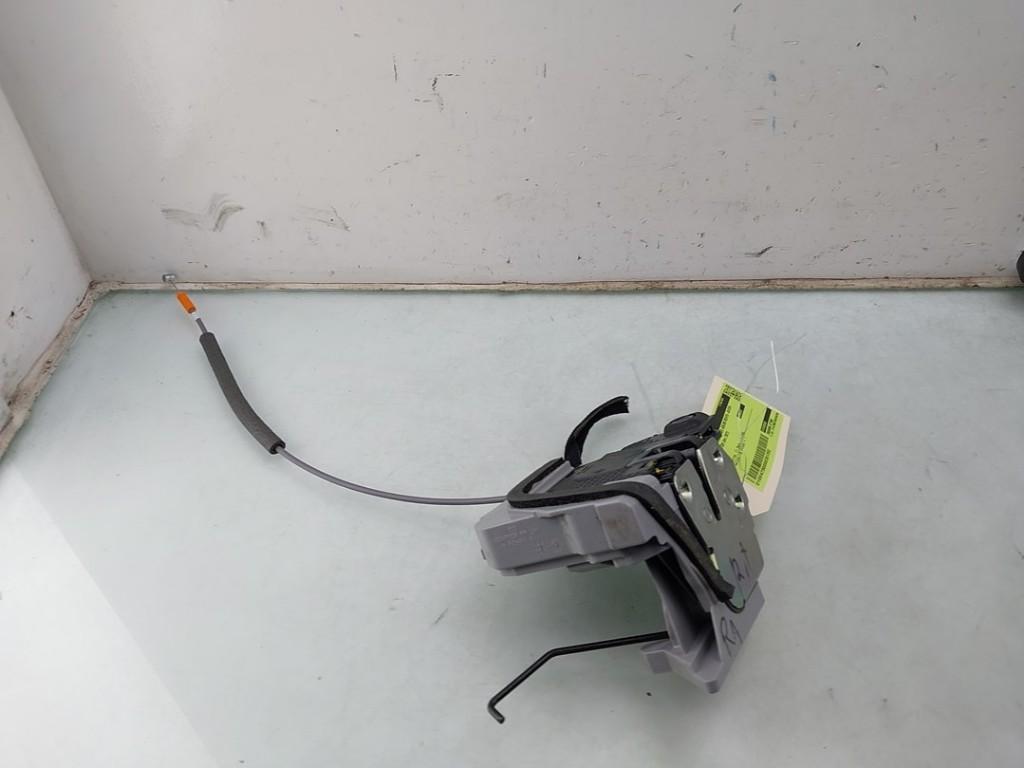 PORTIERSTANGEN RECHTS ACHTER i20 (BC3) (|81410Q0000|), Hyundai Motor Deutschland GmbH, Gebruikt, Kaiserleipromenade 5
63067  Offenbach am Main, DE