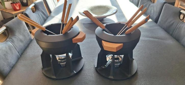 2 sets à fondue Le Creuset, Elektronische apparatuur, Fonduesets
