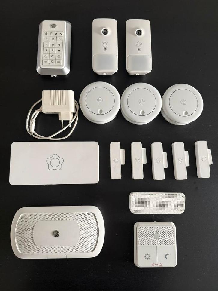 Verisure Smart Alarm set, Bricolage & Construction, Systèmes d'alarme, Comme neuf, Sirène, Enlèvement