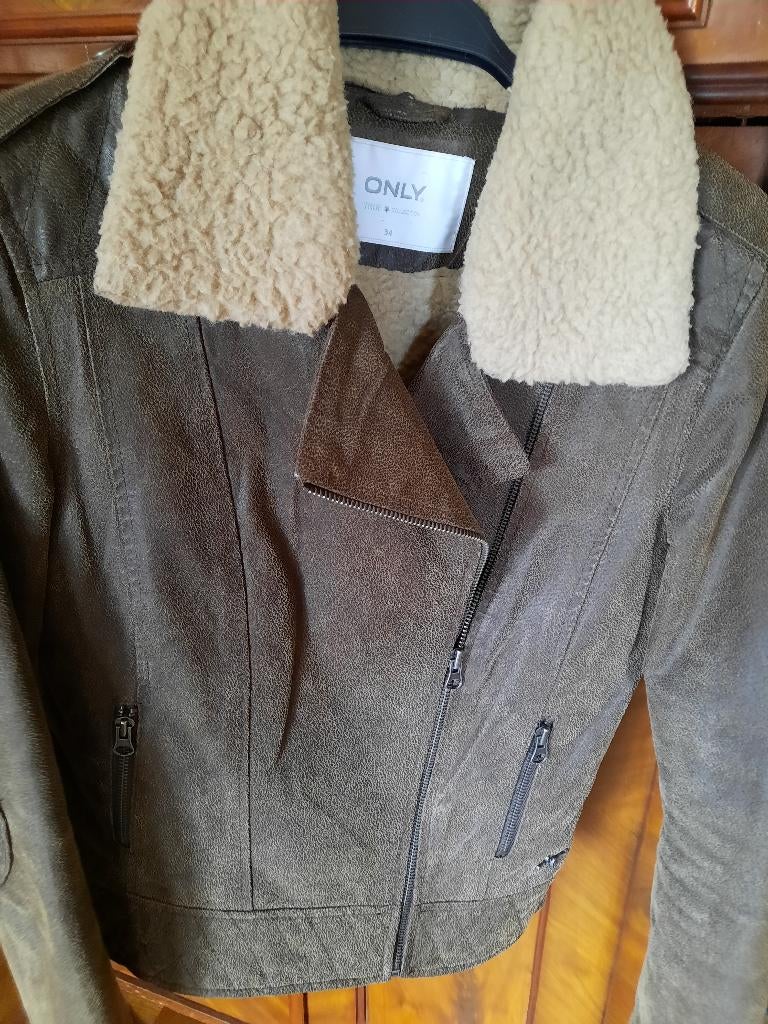 perfecto daim, Kleding | Dames, Jasjes, Kostuums en Pakken, Ophalen, Only, Bruin, Zo goed als nieuw