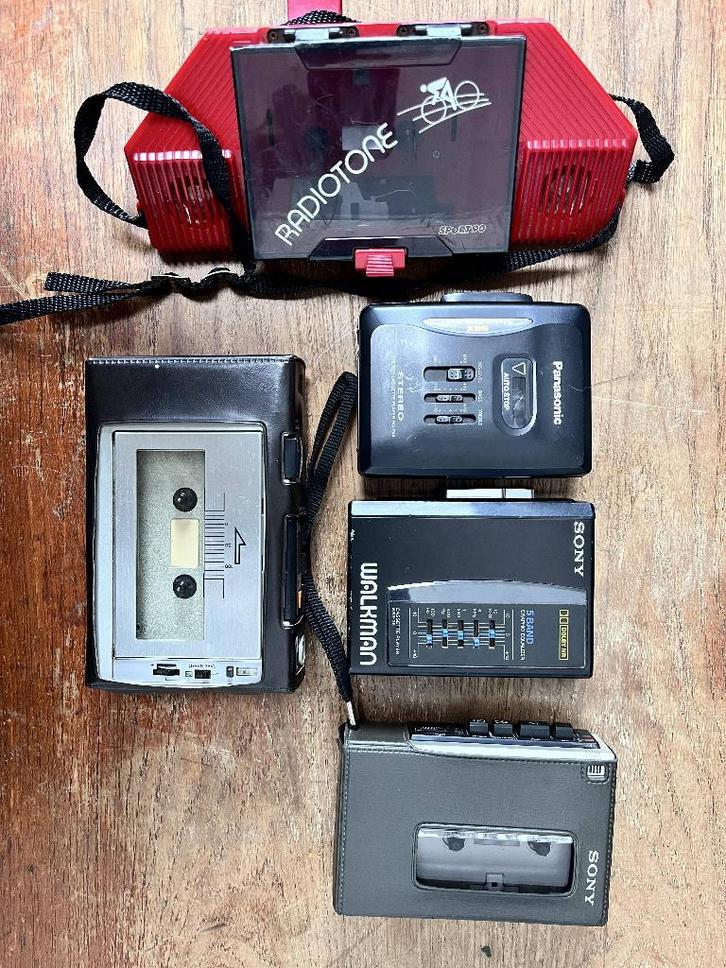 walkman K7 portable tape player dictaphone lot de 5, TV, Hi-fi & Vidéo, Walkman, Discman & Lecteurs de MiniDisc, Walkman ou Baladeur