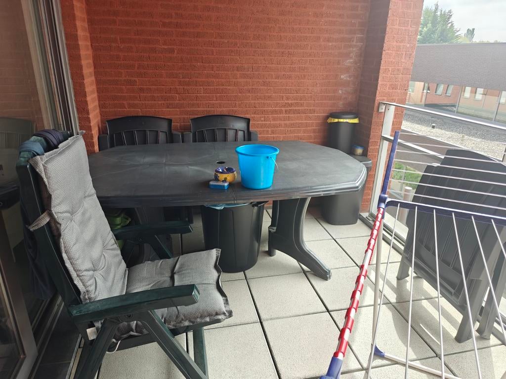 Tuintafel met stoelen, Ophalen