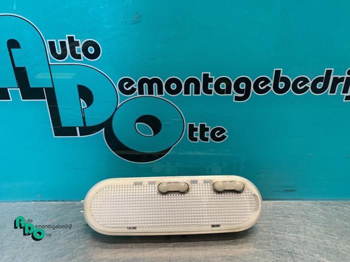 Eclairage intérieur avant d'un Dacia Logan (Logan 1 04-), Autos : Pièces & Accessoires, Éclairage, Dacia, Utilisé, 3 mois de garantie