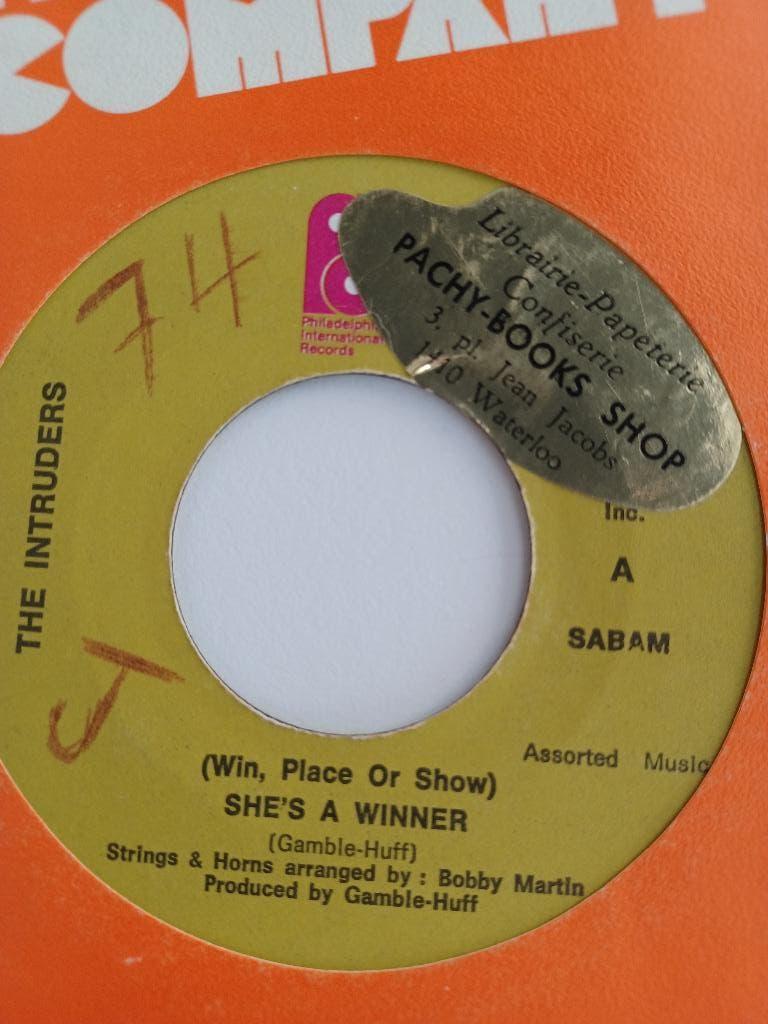 Soul 45: The Intruders – She's A Winner, Gebruikt, 7 inch, Single, Ophalen of Verzenden