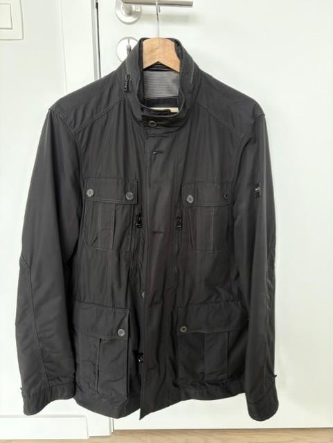 BOSS veste imperméable noire impeccable, Boss, Comme neuf, Enlèvement, Taille 48/50 (M)