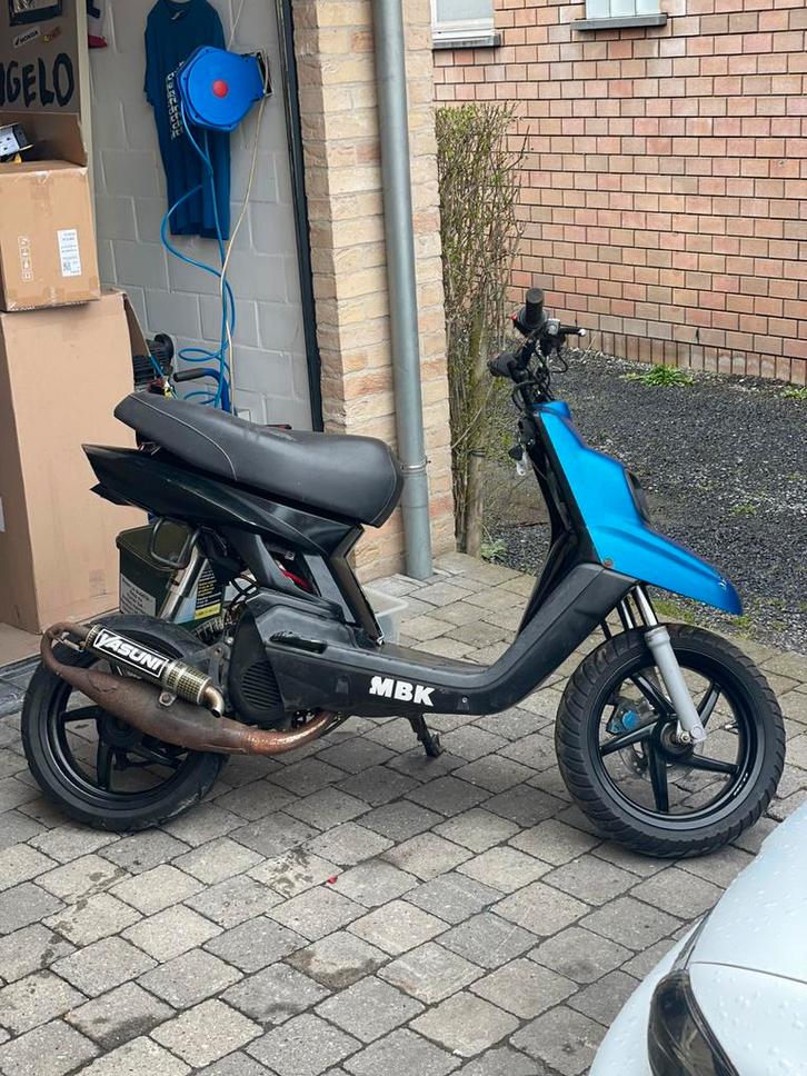Booster spirit zonder papieren, Fietsen en Brommers, Brommeronderdelen | Scooters, Zo goed als nieuw, Yamaha, Kap, Ophalen