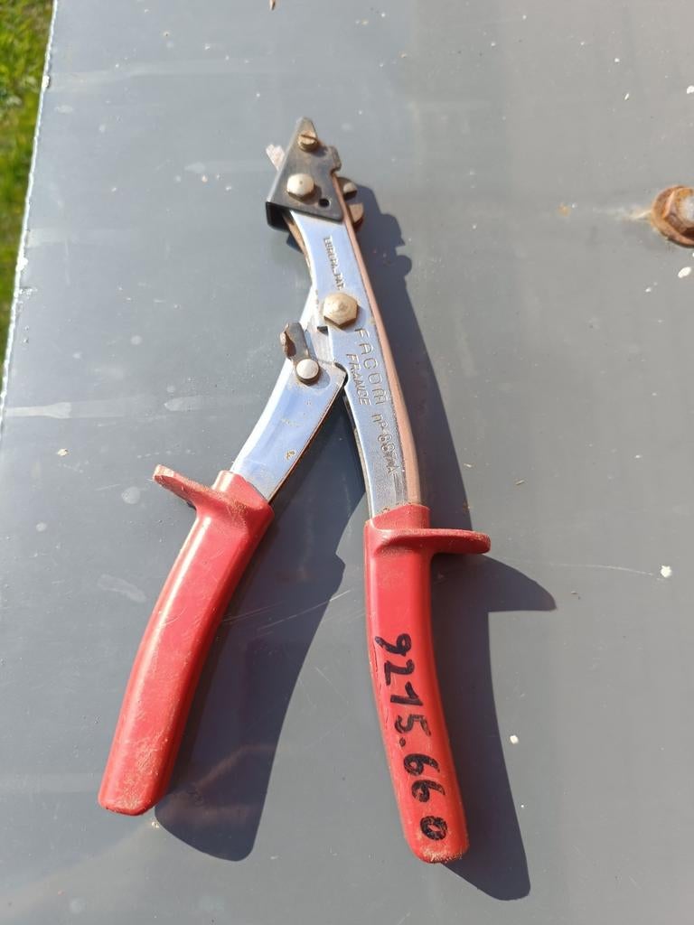 Knabbelschaar facom, Ophalen