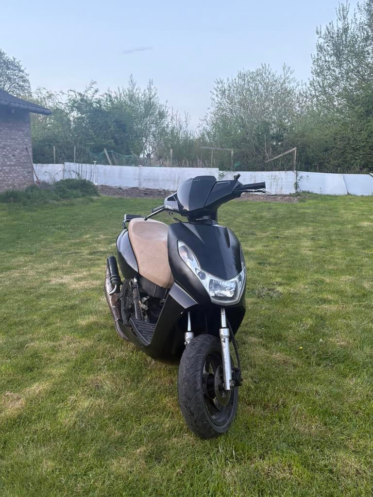 Peugot kisbee 2t, Ophalen, Zo goed als nieuw