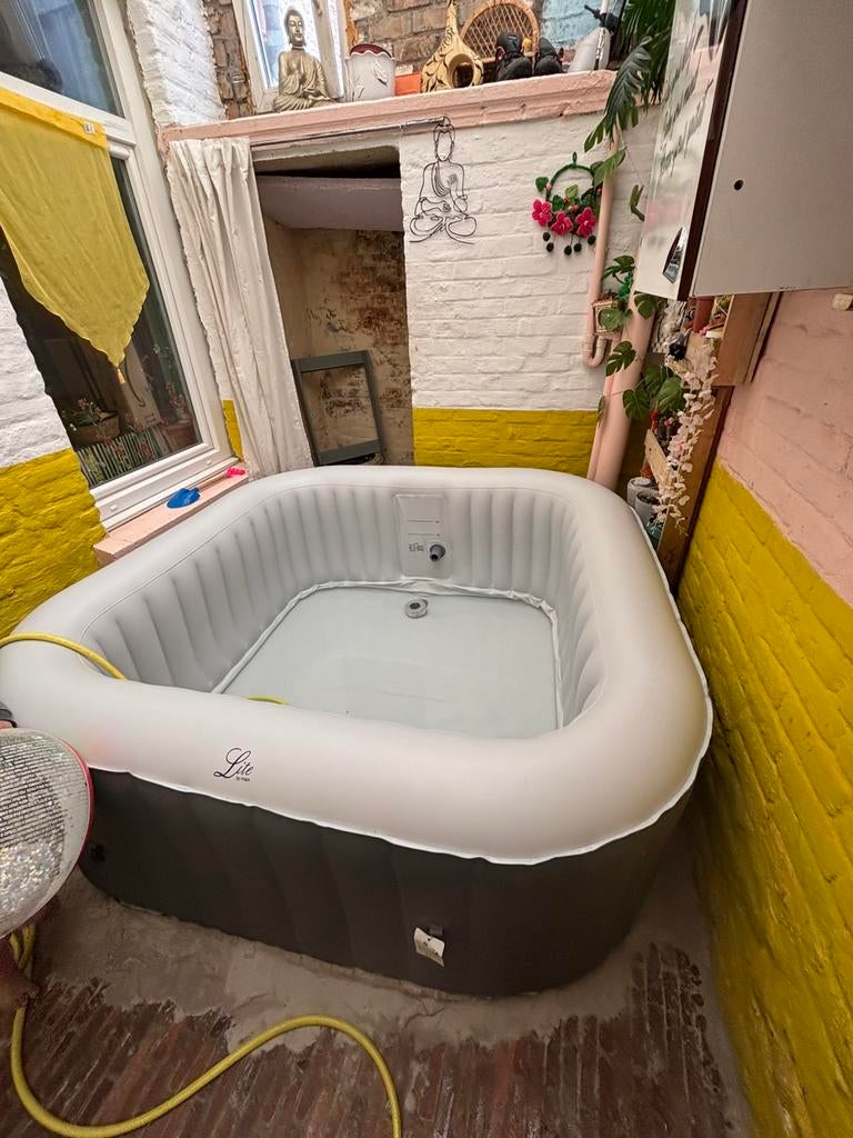 Jacuzzi, Ophalen, Gebruikt, Pomp, Opblaasbaar