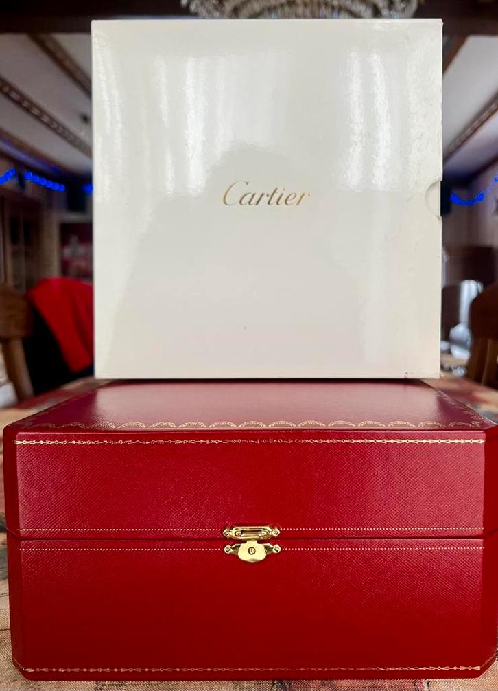 Splinter nieuwe Origenele Cartier doos voor 6 hoorlogies, Handtassen en Accessoires, Overige Accessoires, Nieuw, Ophalen