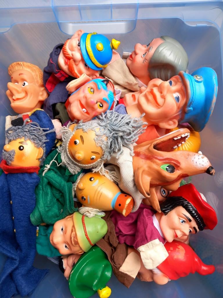 Poppenkastpoppen, Ophalen