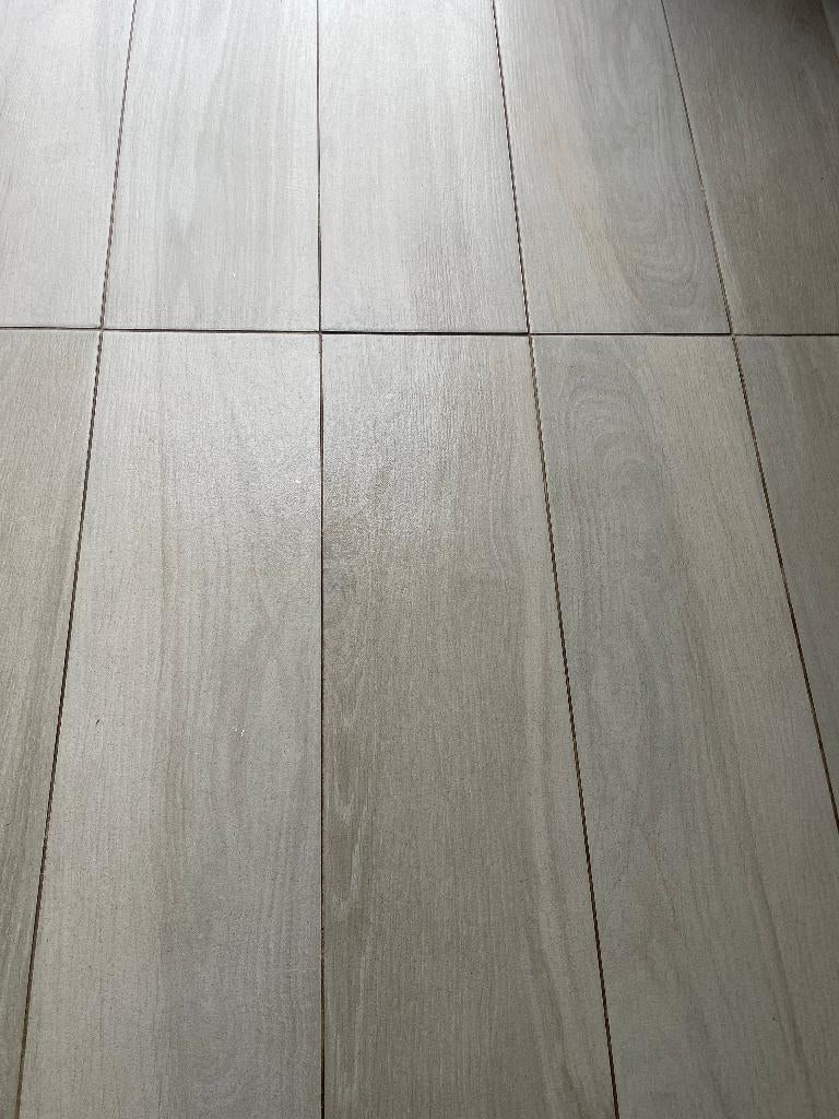 37,8 m7 de carrelages imitation parquet+19 plinthes de 75/7, Maison & Meubles, Ameublement | Revêtements de sol, Neuf, Autres types