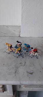 Miniatuur wielrenners met retro truitjes, Ophalen of Verzenden