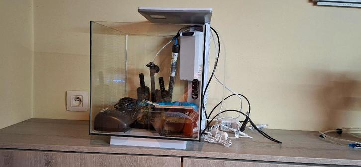 Superfish qubic 30 pro, Dieren en Toebehoren, Vissen | Aquaria en Toebehoren, Gebruikt, Leeg aquarium, Ophalen