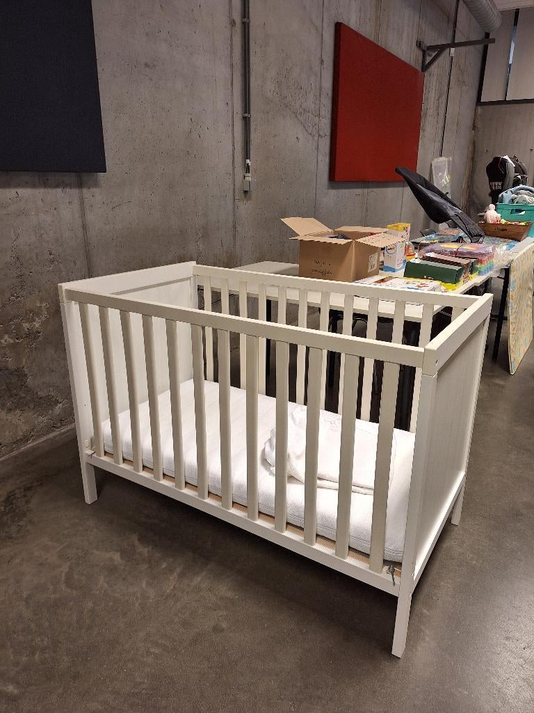 wit houten kinderbedje, Ophalen, Gebruikt, Ledikant