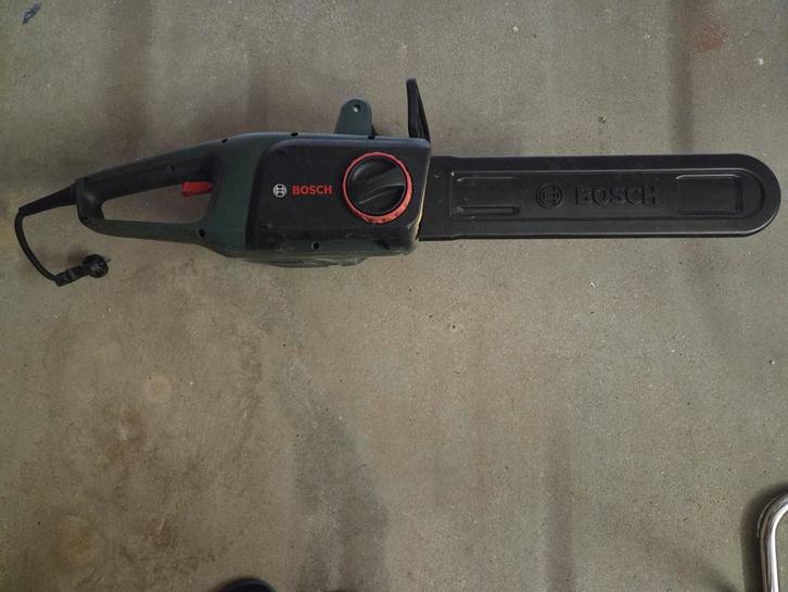 Tronçonneuse électrique Bosch – Très Bon état, Jardin & Terrasse, Outils à main, Enlèvement