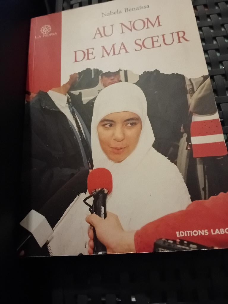 Livre au nom de ma sœur nabela benaissa, Livres, Biographies, Enlèvement ou Envoi