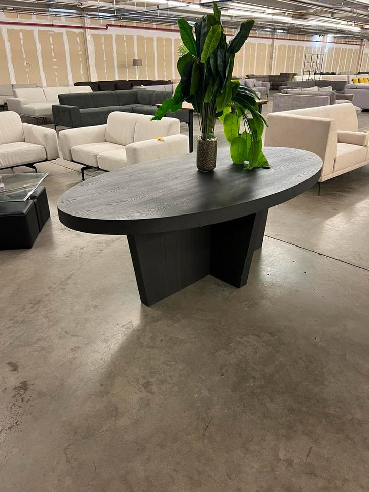 Zwarte houten eettafel – ovale vorm – topstaat, Huis en Inrichting, Tafels | Eettafels, Zo goed als nieuw, Ovaal, Ophalen of Verzenden