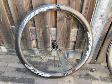Zipp 303 schade voorwiel. Naaf nog goed beschikbaar voor biedingen