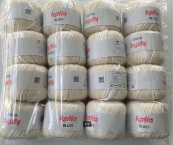 16 bollen katoen met mooi design voor 25 euro beschikbaar voor biedingen