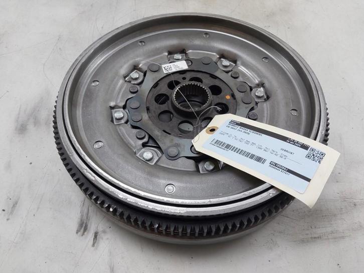 VLIEGWIEL DUBBELE MASSA Volkswagen Golf VIII Variant (GC5), Auto-onderdelen, Motor en Toebehoren, Volkswagen, Gebruikt