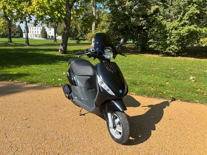 Piaggio zip 2 takt origneel, Fietsen en Brommers, Brommers | Overige merken, Zo goed als nieuw, Klasse B (45 km/u), Ophalen