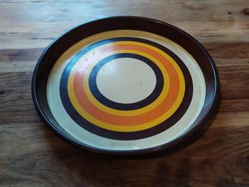 Vintage dienblad beschikbaar voor biedingen