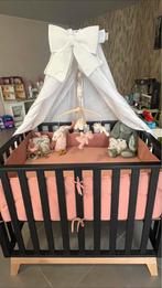 Babypark met witte en roze parkbekleding + mobiel, Kinderen en Baby's, Babyparken, Ophalen, Zo goed als nieuw