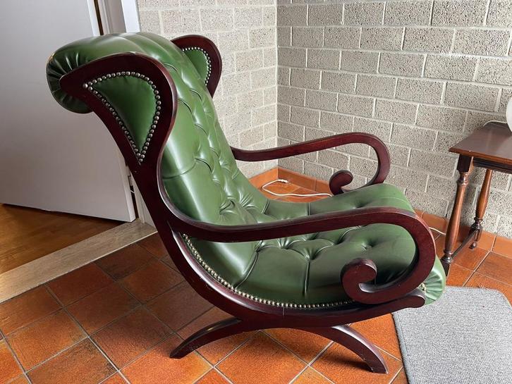 Set van 2 groene Chesterfield relaxfauteuils, Huis en Inrichting, Stoelen, Zo goed als nieuw, Twee, Hout, Overige kleuren, Ophalen of Verzenden