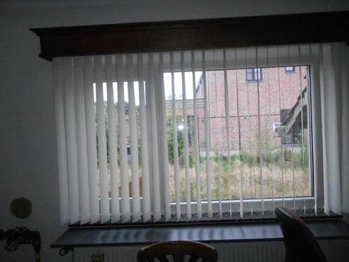 verticale lamellen (2 stuks), Huis en Inrichting, Stoffering | Gordijnen en Lamellen, Wit, Ophalen