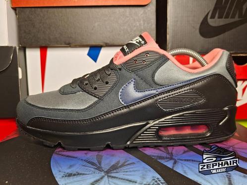 Nike Air Max 90 ID 'Anthracite/Flamingo Pink' EU43 2023, Kleding | Heren, Schoenen, Gedragen, Sneakers, Zwart, Ophalen of Verzenden