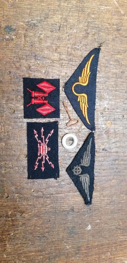 Lot insignes militaire WW2 Indochine, Collections, Objets militaires | Seconde Guerre mondiale, Enlèvement ou Envoi