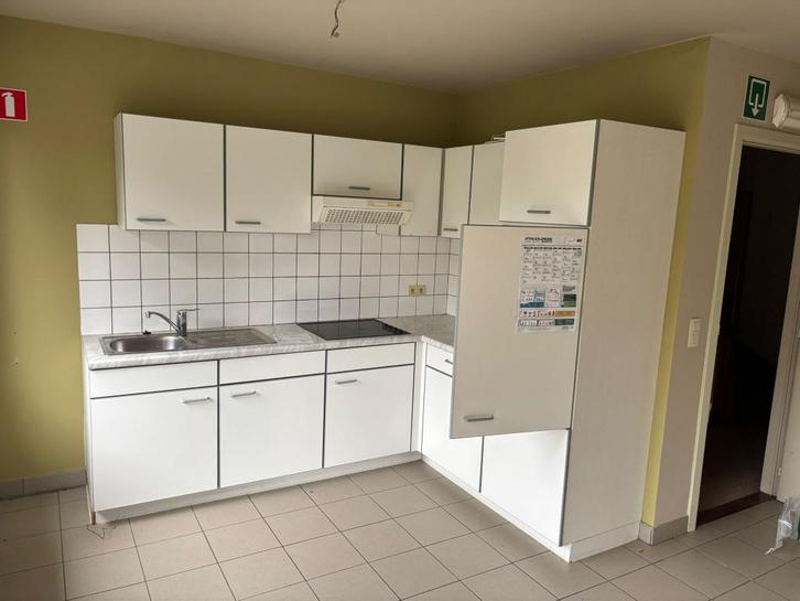 2 quasi identieke hoekkeukens, Huis en Inrichting, Keuken | Complete keukens, Gebruikt, Hoekkeuken, Wit, Hout, Ophalen