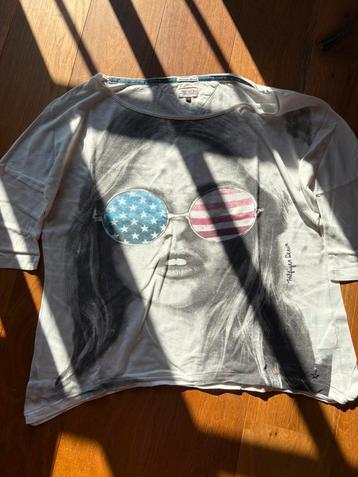 Tshirt Tommy Hilfiger  beschikbaar voor biedingen