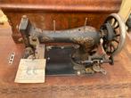 Ancienne machine à coudre Bury sur pied, Antiek en Kunst, Antiek | Naaimachines, Ophalen