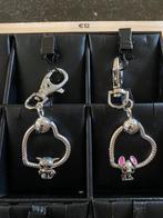 De beaux porte-clés, Disney (NOUVEAU), 1 bracelet à breloques, Enlèvement ou Envoi, Comme neuf