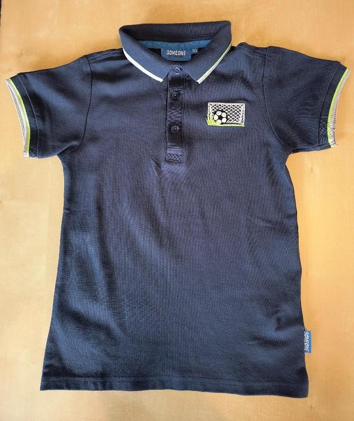 Mooie donkerblauwe polo voetbal Someone, maat 122, Kinderen en Baby's, Kinderkleding | Maat 122, Zo goed als nieuw, Jongen, Shirt of Longsleeve