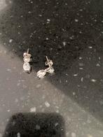 Mooie zilveren oorbellen met zirkonia, Handtassen en Accessoires, Oorbellen, Ophalen of Verzenden, Zo goed als nieuw