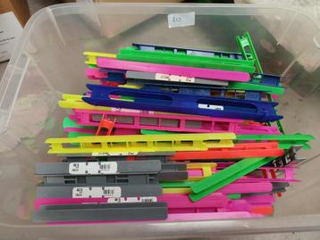 Lot met 213 plakjes voor onderlijnen beschikbaar voor biedingen