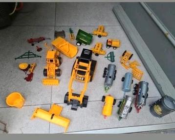 Lotje Vintage, boerderij , bouw, plastiek, metaal jaren´70 beschikbaar voor biedingen