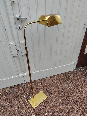 Vintage notaris vloerlamp  beschikbaar voor biedingen