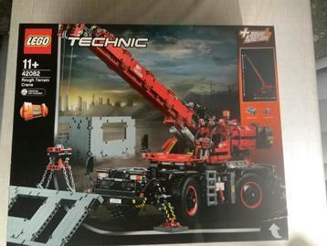 Alle terrein kraan 42082. LEGO te koop beschikbaar voor biedingen