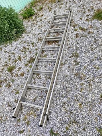 echelle double  5m 2x 2,5m  2 x 9 marches   je ne livre pas  beschikbaar voor biedingen