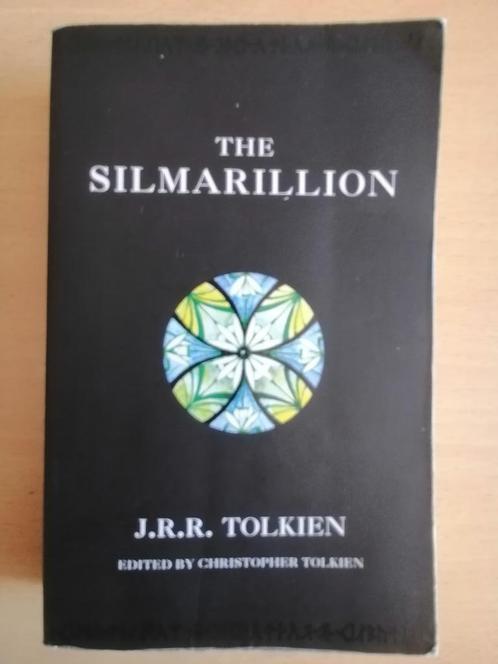 The Silmarillion de J.R.R. Tolkien - Livre en anglais, Boeken, Fantasy, Ophalen of Verzenden