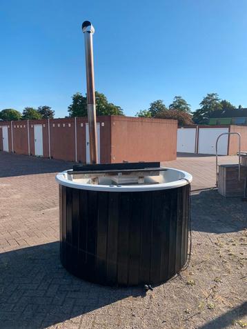 Hottub | interne kachel houtgestookt | bubbels | 170cm beschikbaar voor biedingen